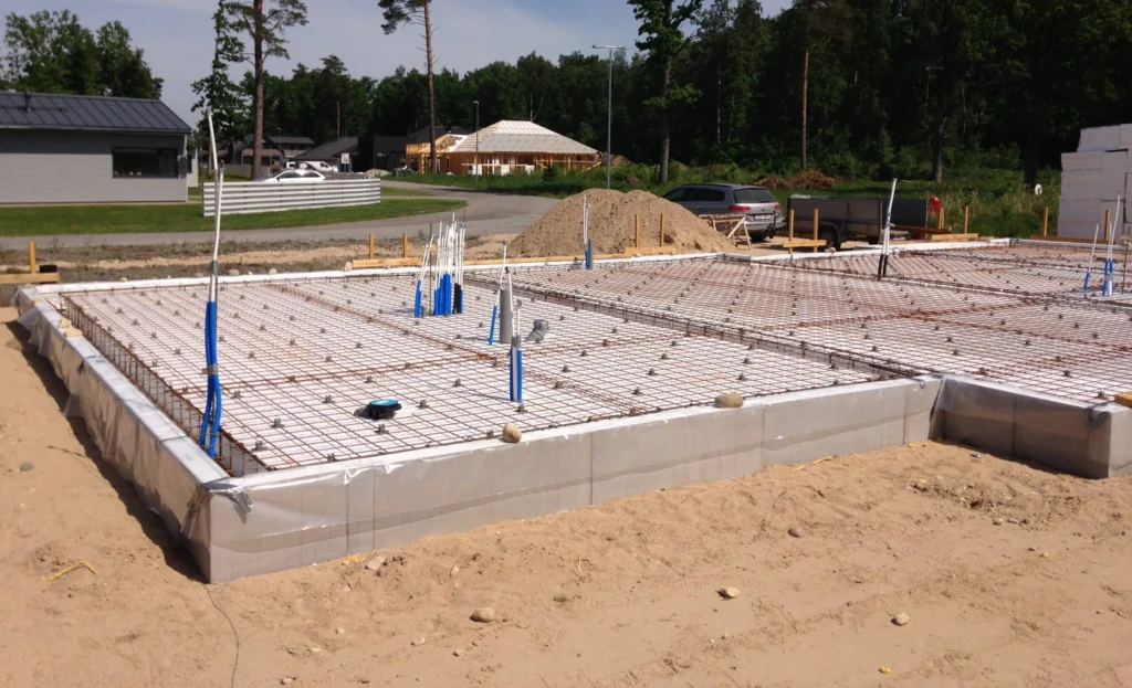 Slab foundation with floor heating